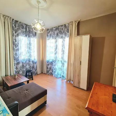 New Reni - With Parking In The Center Бургас